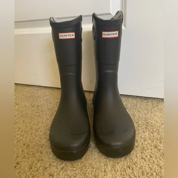 Hunter for Target Exclusive Black Mid Calf Rain Boots (Kids 4, Women’s 5, EU 36) - Picture 2 of 8